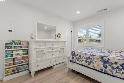 8044 Tamarack Dr, Dublin, CA 94568 - Photo 13