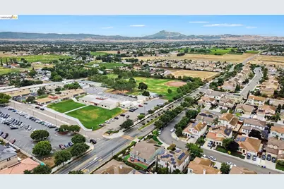 224 Hearthstone Cir, Oakley, CA 94561 - Photo 33