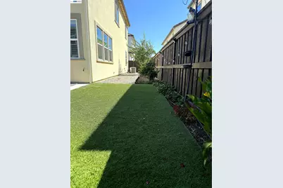 18005 Reunion Ct, Lathrop, CA 95330 - Photo 19