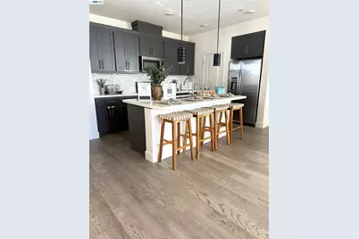 18005 Reunion Ct, Lathrop, CA 95330 - Photo 5