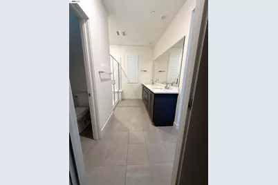 18005 Reunion Ct, Lathrop, CA 95330 - Photo 15