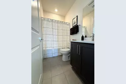 18005 Reunion Ct, Lathrop, CA 95330 - Photo 7