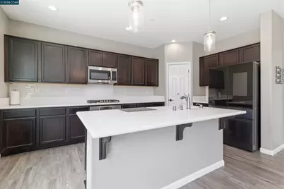 300 Coolcrest Dr, Oakley, CA 94561 - Photo 3