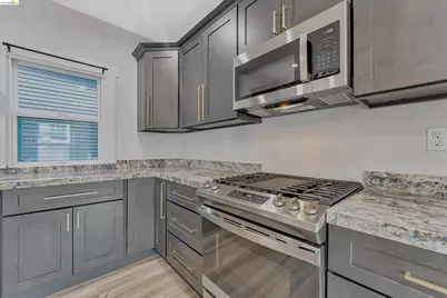 2804 Adeline St, Oakland, CA 94608 - Photo 27