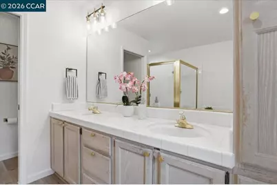5209 Arden Way, Carmichael, CA 95608 - Photo 33