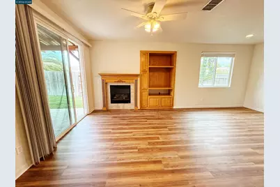 413 Arlingdale Cir, Rio Linda, CA 95673 - Photo 5