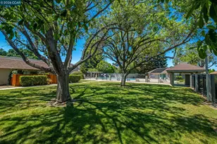 825 Oak Grove Rd, Concord, CA 94518 - Photo 29