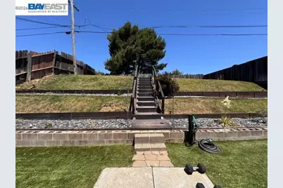 474 La Jolla St, Vallejo, CA 94591 - Photo 3