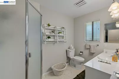 1112 San Antonio Ave, Alameda, CA 94501 - Photo 11