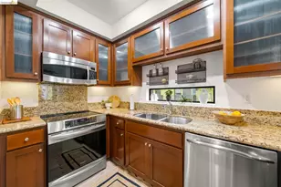 903 Zephyr Dr, Oakland, CA 94607 - Photo 9