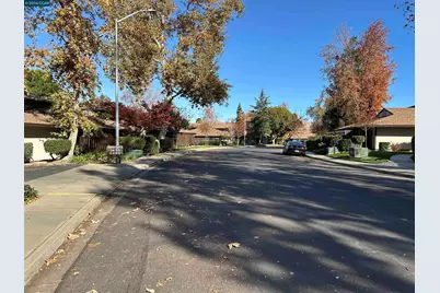 5451 Roundtree Pl #F, Concord, CA 94521 - Photo 21