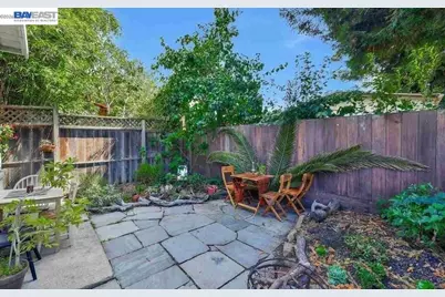 1536 Carleton St, Berkeley, CA 94703 - Photo 27