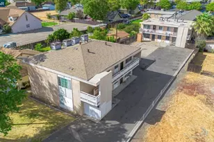 218 K St, Los Banos, CA 93635 - Photo 1