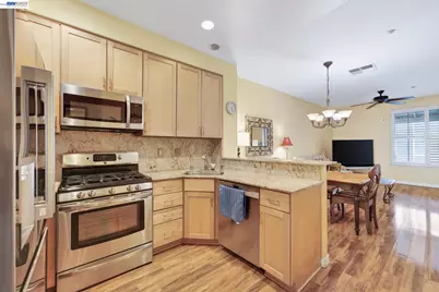 655 Veranda Cir, Hayward, CA 94541 - Photo 15