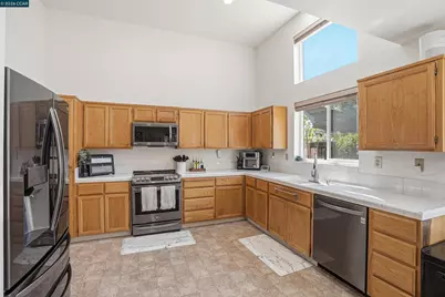 5217 Turf Court, Antioch, CA 94531 - Photo 13