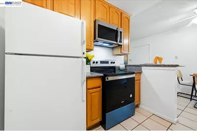 3033 Los Prados Street #230, San Mateo, CA 94403 - Photo 17