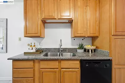 3033 Los Prados Street #230, San Mateo, CA 94403 - Photo 15