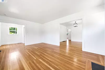 2635 19th Ave, Oakland, CA 94606 - Photo 11