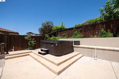 18628 Delta Ct, Lathrop, CA 95330 - Photo 11