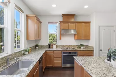 6951 Mariposa Ln, Dublin, CA 94568 - Photo 15