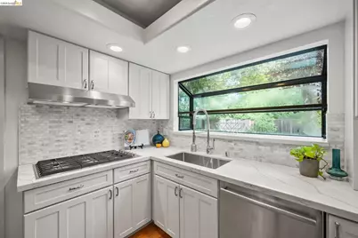 206 Sheila Ct, Moraga, CA 94556 - Photo 9