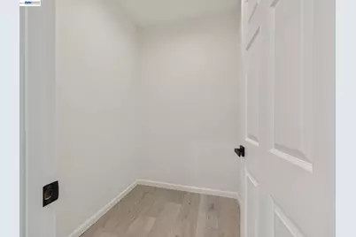 718 26th St, Oakland, CA 94612 - Photo 17