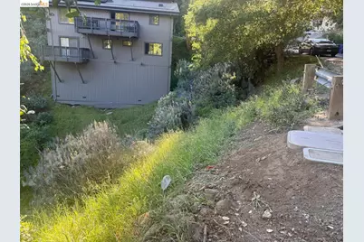 7158 Buckingham Blvd, Berkeley, CA 94705 - Photo 3