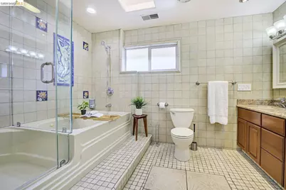 2635 10th St, Oakland, CA 94601 - Photo 39