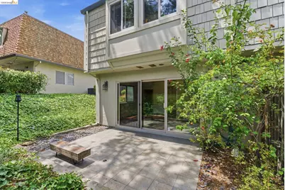 1833 Holland Dr, Walnut Creek, CA 94596 - Photo 17