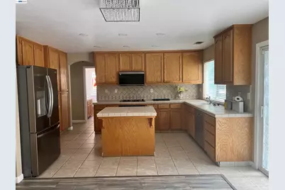 1058 Junction Dr, Manteca, CA 95337 - Photo 9