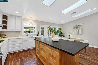 335 Lakeside Ct, Martinez, CA 94553 - Photo 11