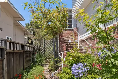 2541 Hilgard Ave, Berkeley, CA 94709 - Photo 3