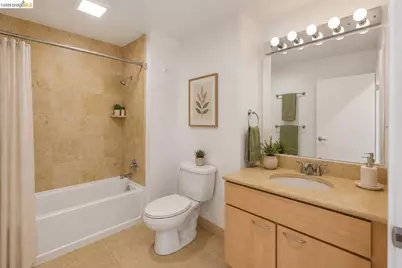 1 Lakeside Dr #1608, Oakland, CA 94612 - Photo 7