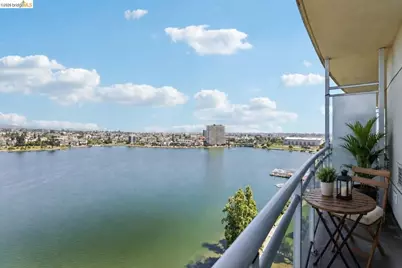 1 Lakeside Dr #1608, Oakland, CA 94612 - Photo 23