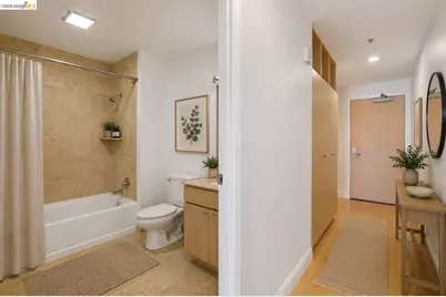 1 Lakeside Dr #1608, Oakland, CA 94612 - Photo 9
