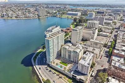 1 Lakeside Dr #1608, Oakland, CA 94612 - Photo 45