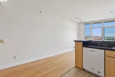 1 Lakeside Dr #1608, Oakland, CA 94612 - Photo 15