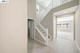 1172 Sagardia Wy, Gilroy, CA 95020 - Photo 7