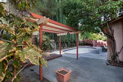 3241 Arnaudo Ln, Tracy, CA 95376 - Photo 9