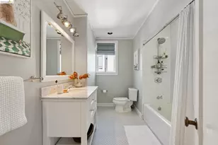 901 Paramount Rd, Oakland, CA 94610 - Photo 45