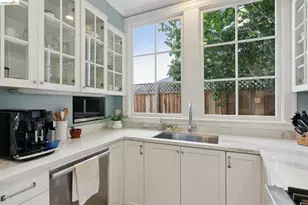 901 Paramount Rd, Oakland, CA 94610 - Photo 19