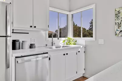 4421 Harbor View Ave, Oakland, CA 94619 - Photo 23