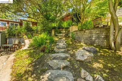 1631 La Vereda Rd, Berkeley, CA 94709 - Photo 25