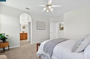 221 Victory Way, Suisun City, CA 94585 - Photo 31