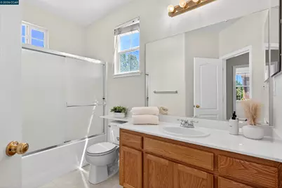 221 Victory Way, Suisun City, CA 94585 - Photo 43