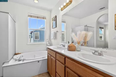 221 Victory Way, Suisun City, CA 94585 - Photo 37