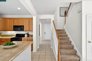 221 Victory Way, Suisun City, CA 94585 - Photo 27