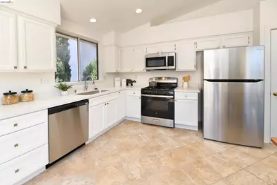 512 Burdick Dr, Bay Point, CA 94565 - Photo 13