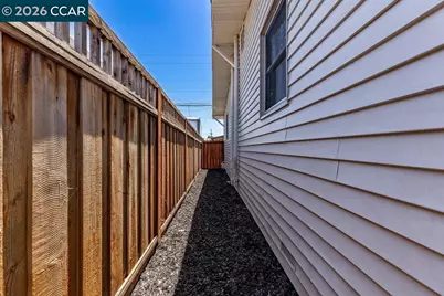 1709 Auseon Ave, Oakland, CA 94621 - Photo 37
