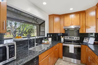 6010 Peppertree Ct, Newark, CA 94560 - Photo 5